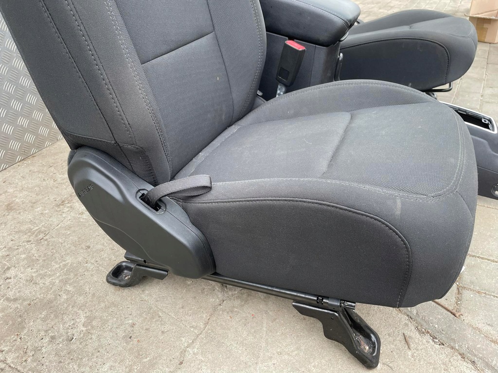 фото №9, Jeep wrangler jl сиденья сиденья sahara