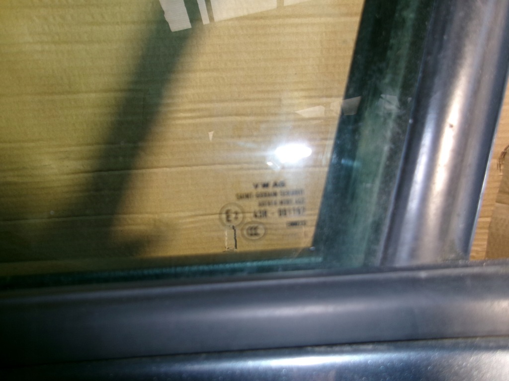 Двері ліва перед skoda rapid 2015r 1.2tsi седан Оригінал