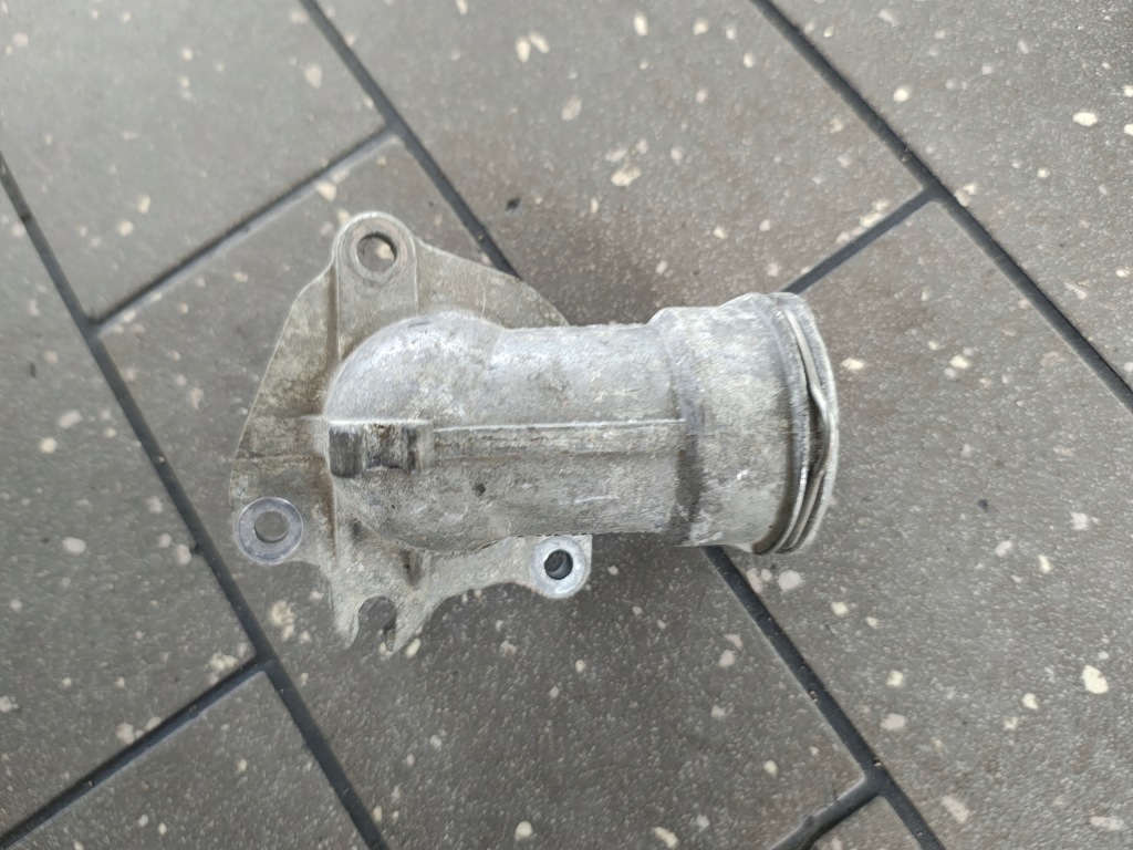 фото №1, Корпус термостата mercedes w209 cdi a6422000215