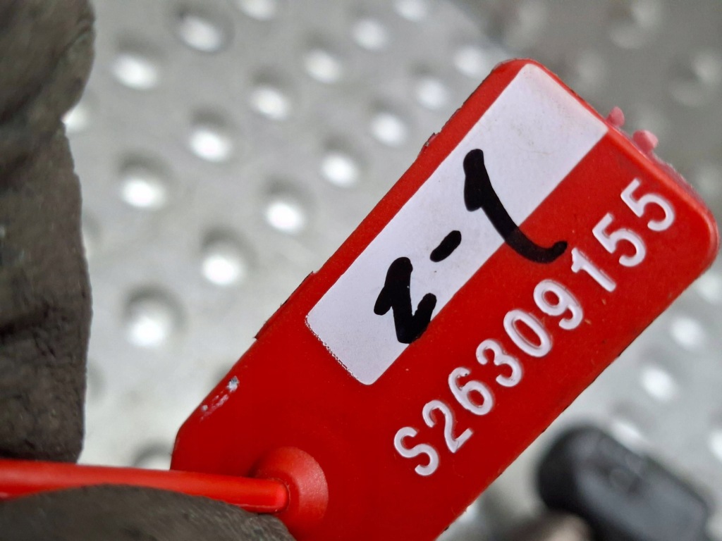 Петли капот 654000004r renault scenic 3 рестайлинг  2013- в Украине