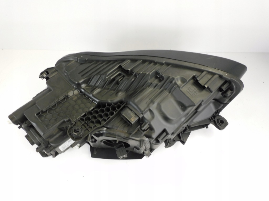 Лампа перед правая vw touareg 761 3 3 full led 18-23 761941114 cała хром Оригинал