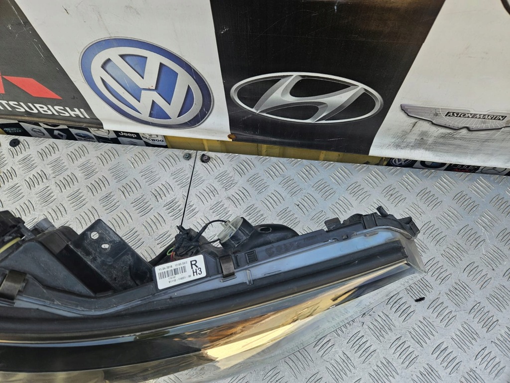 фото №6, Toyota chr лампа правая перед led 81110-f4031-00