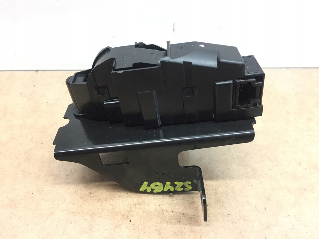 фото №1, Combo e замок скло відкидне кришки багажника