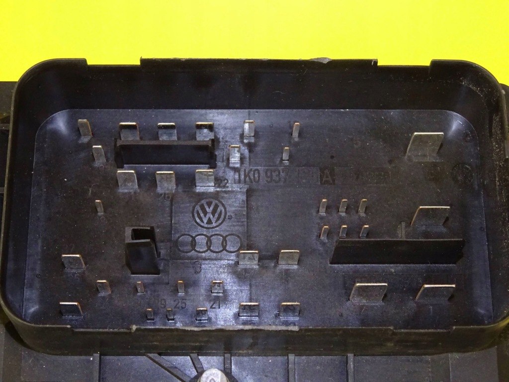 фото №5, Коробка запобіжників vw touran i 1k0937125a nr56