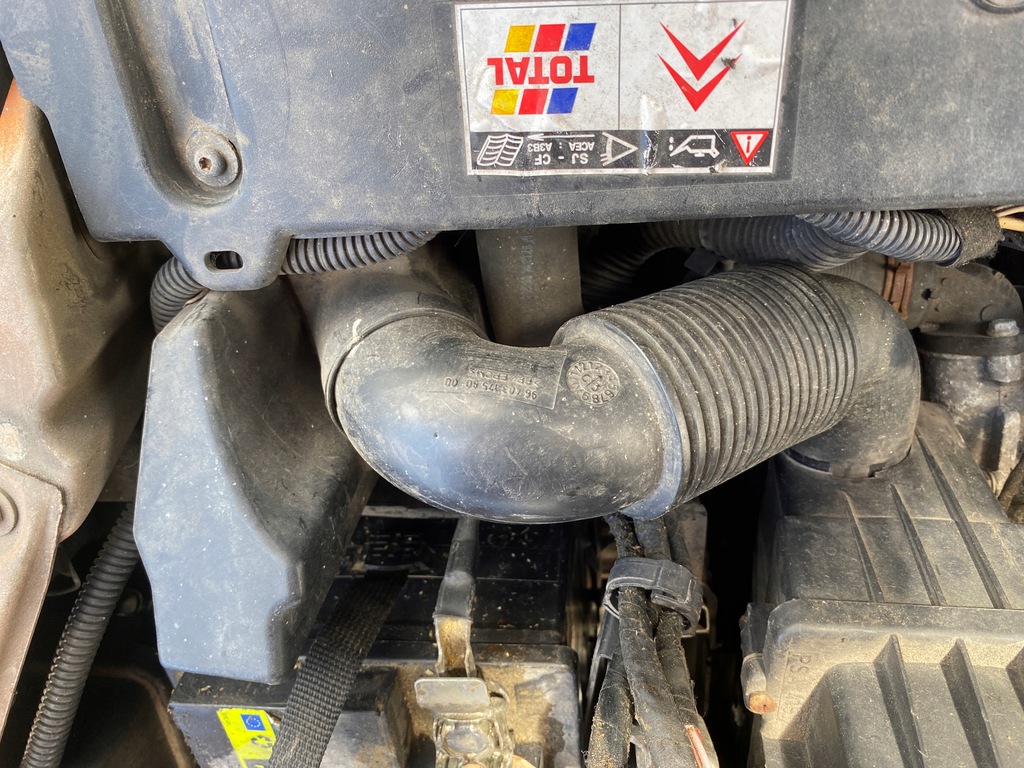 фото №1, Citroen c3 pluriel труба дроти повітря з резонатор 1.6 16v