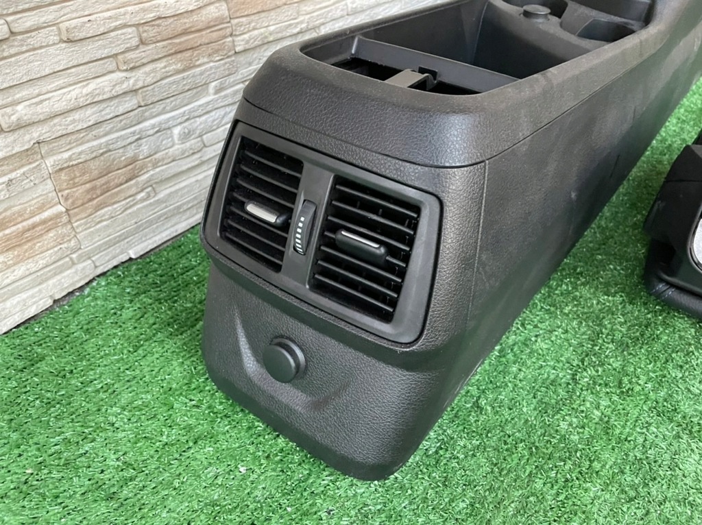 фото №6, Туннель подлокотник консоль bmw 2 f45 f46 зарядное устройство