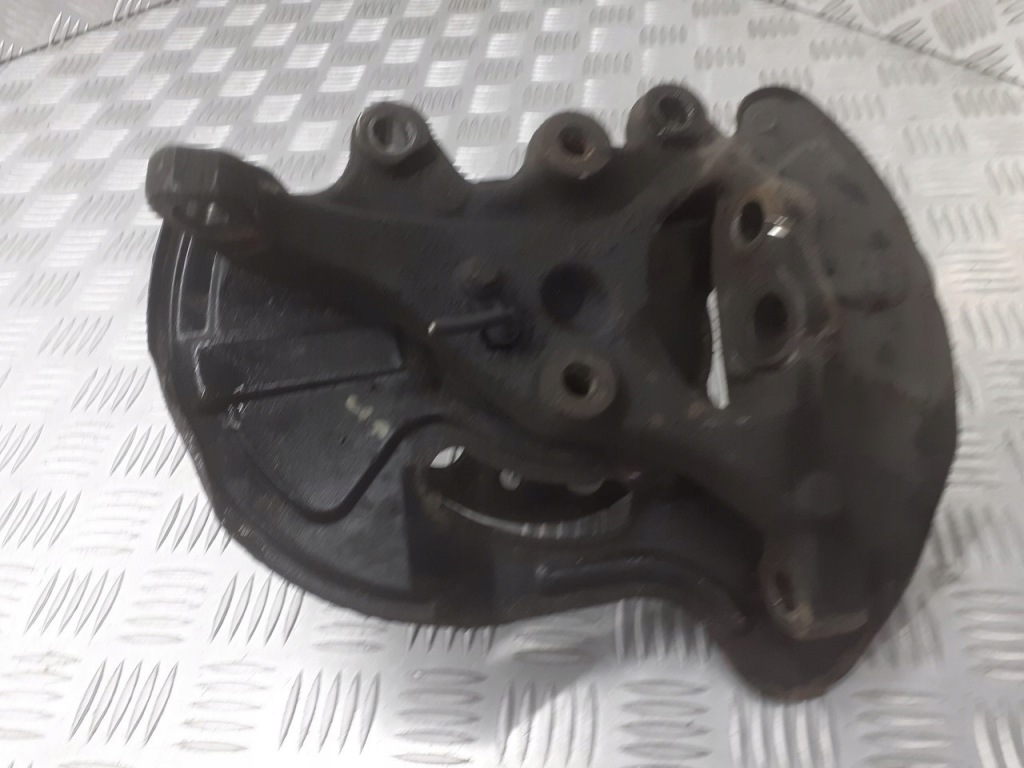 фото №1, Поворотный кулак ступица правый перед mercedes w203 2.5 v6