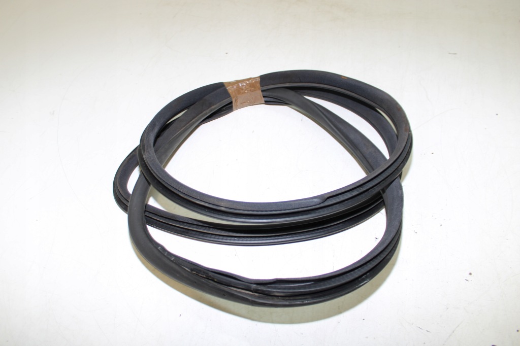 фото №5, Mercedes clc w203 c203 03r прокладка двері права