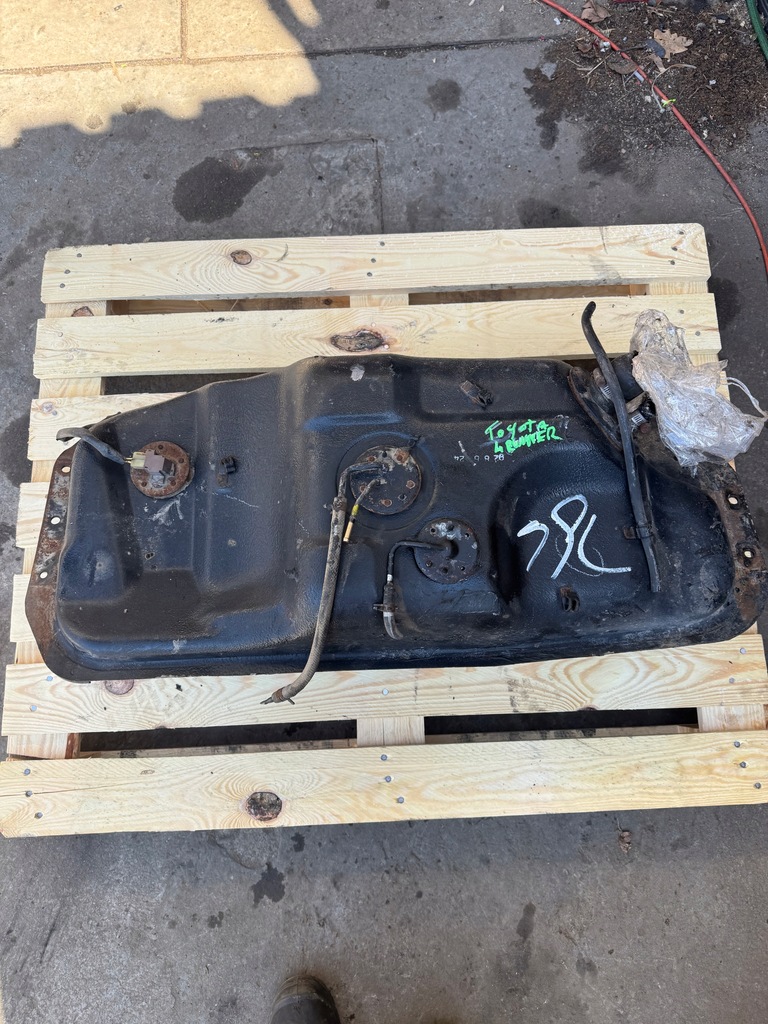 фото №1, Bak бак пального toyota 4 runner 95r.