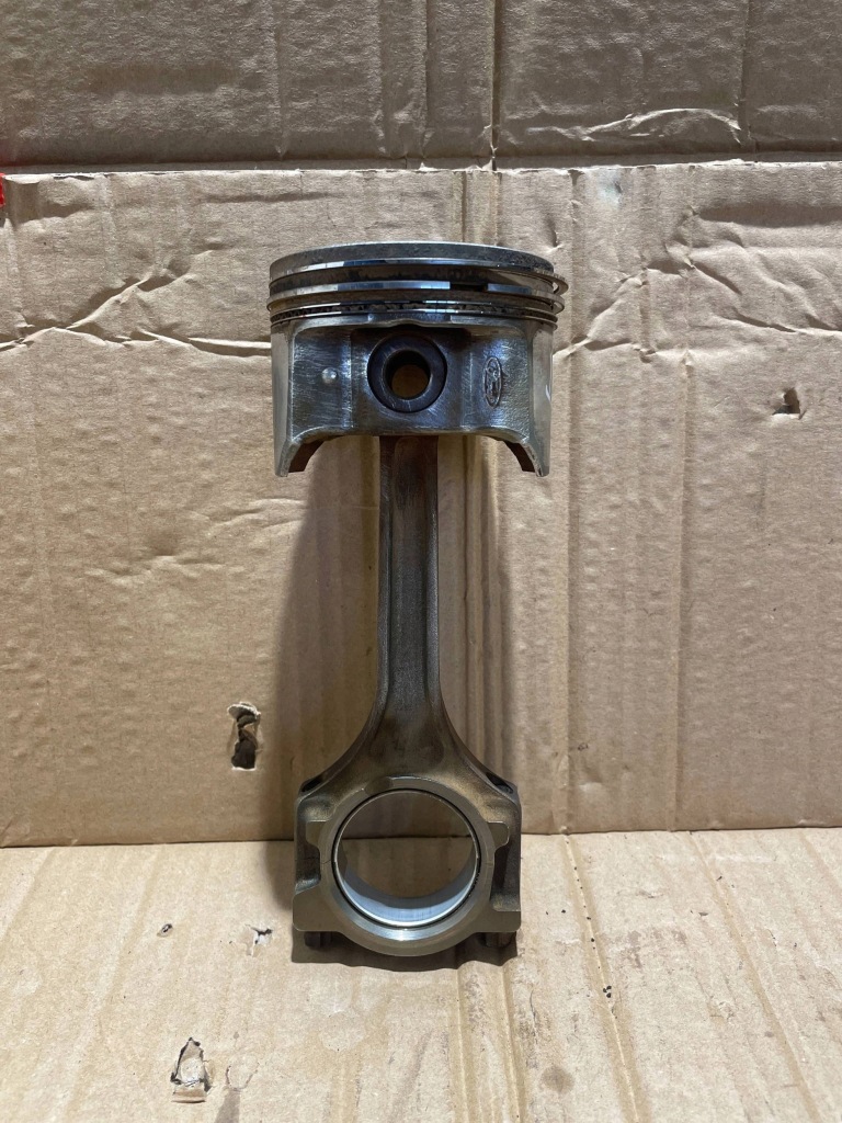 Купить Ford fiesta поршень