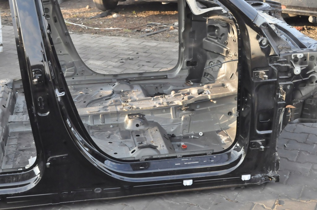 Mercedes eqb x243 2024r четверть правый  передок  стойка  порог a b порог Оригинал