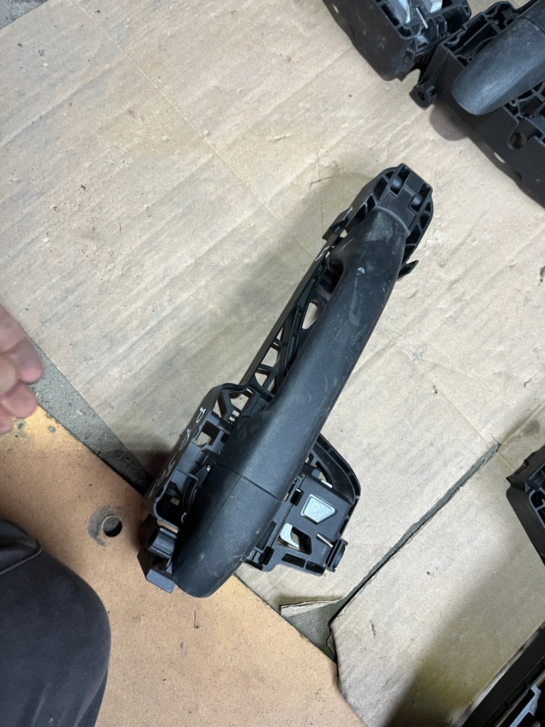 Купить A9077600400 ручка дверь перед правая mercedes sprinter 18-24 rok оригинал