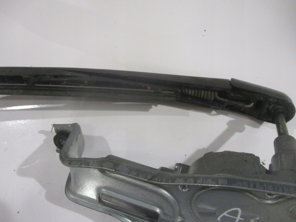 Дворник щетка моторчик дворники задний  крышки багажника mitsubishi asx Недорого