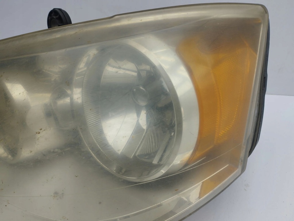 фото №6, Chrysler town & country v 2008 левая сторона лампа передняя