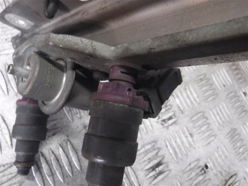 фото №4, Молдинг упорскування volvo v40 2.0 16v