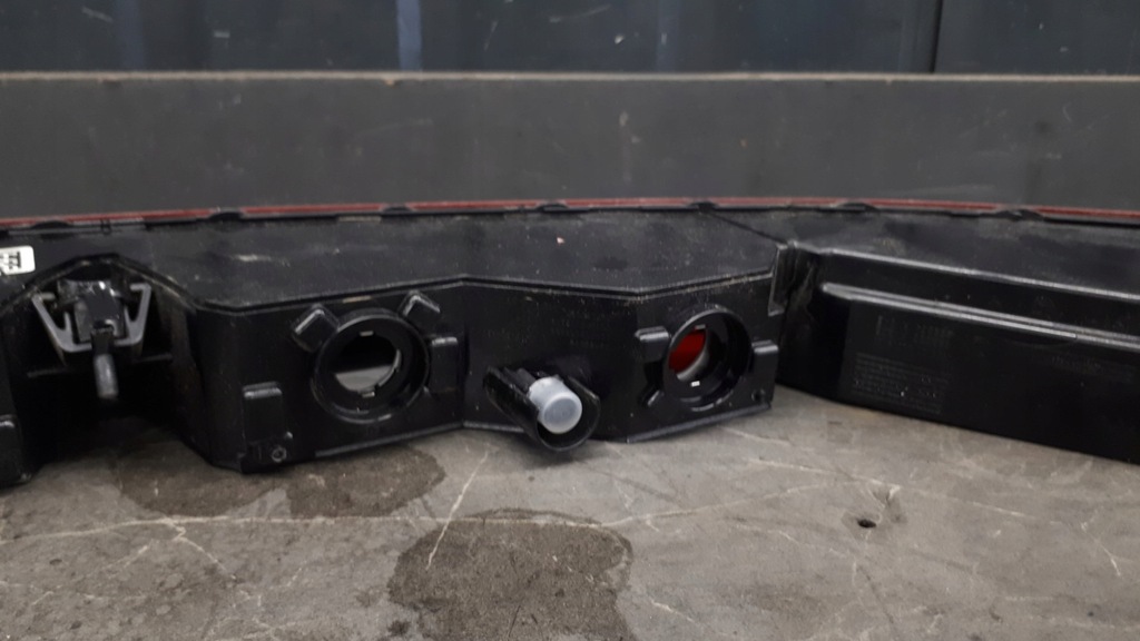 фото №9, 8u0945096b лампа отражатель заднего бампера правый задняя audi q3 8u