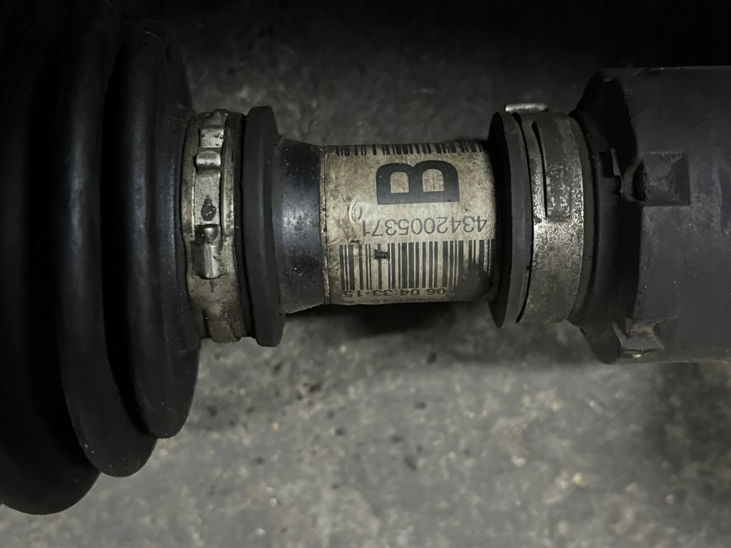 фото №4, 49 toyota avensis 2.2d приводной вал передняя левая 4342005371