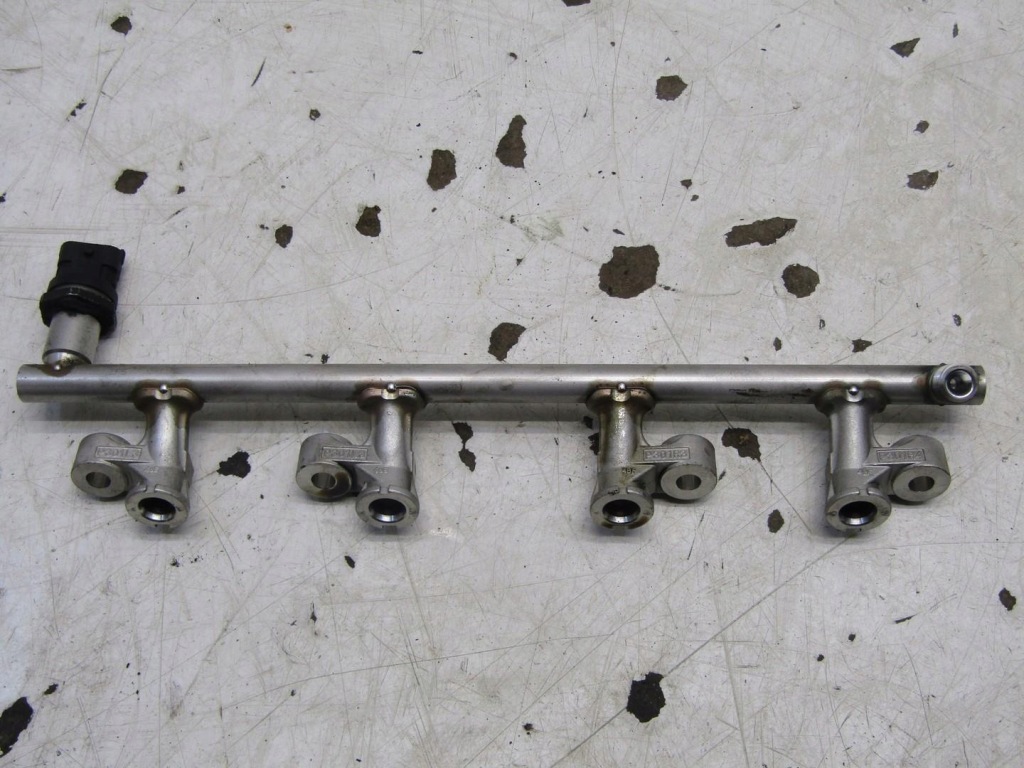 фото №1, Молдинг впрыскная 1.5 b mazda 2 dj p50113150