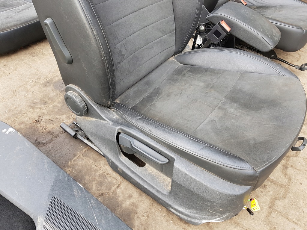 фото №9, Skoda octavia 3 iii kombi scout сиденья кожаный alcantara заднее сиденье обшивки