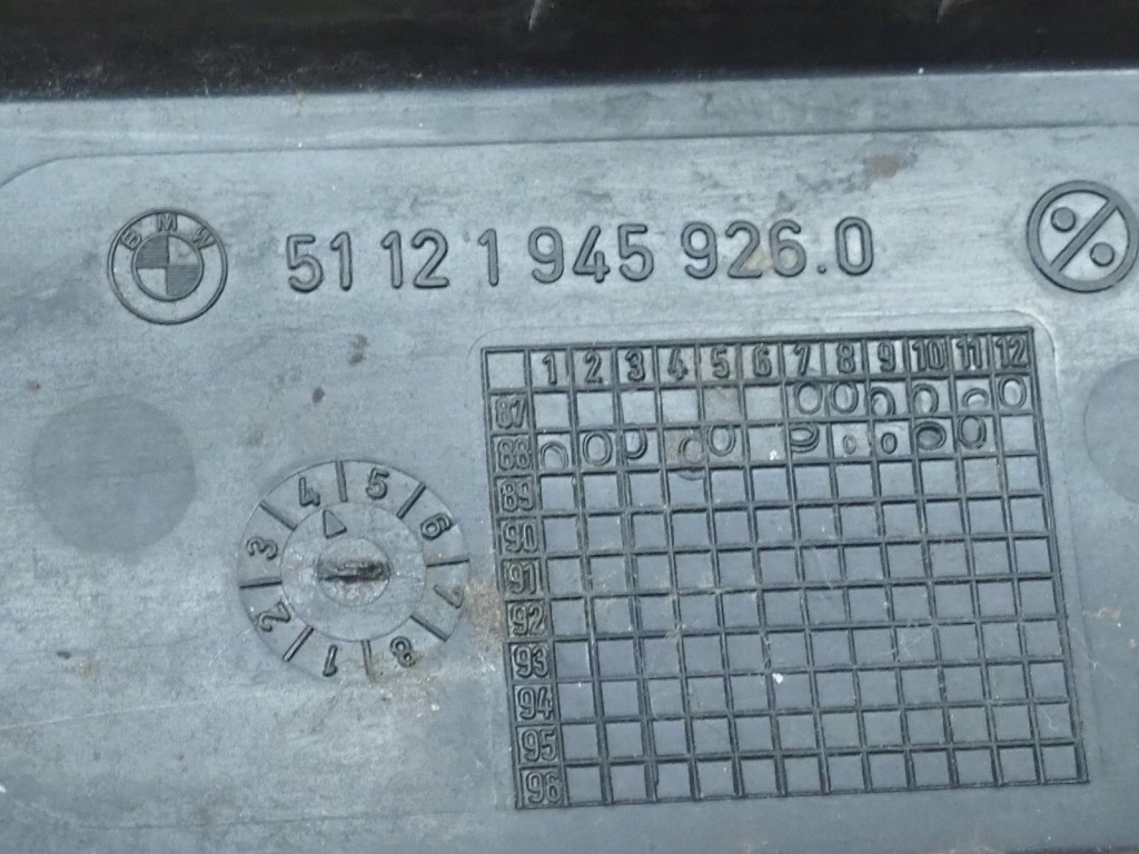 Молдинг бампера заднього середня bmw e30 1945926 Київ