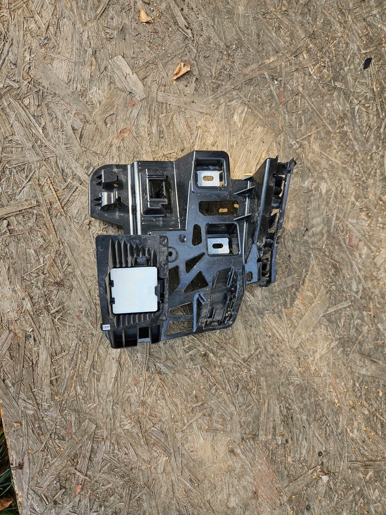 фото №1, Mercedes eqe направляющая бампера правый задняя радар датчик мертвого pola