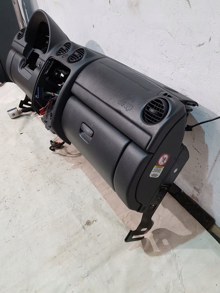 фото №10, Приборная панель приборная приборная панель jeep cherokee kj eu 3.7b