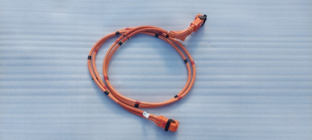 фото №1, Tesla model 3 жгут шланг аккумулятора 1109003-00-e