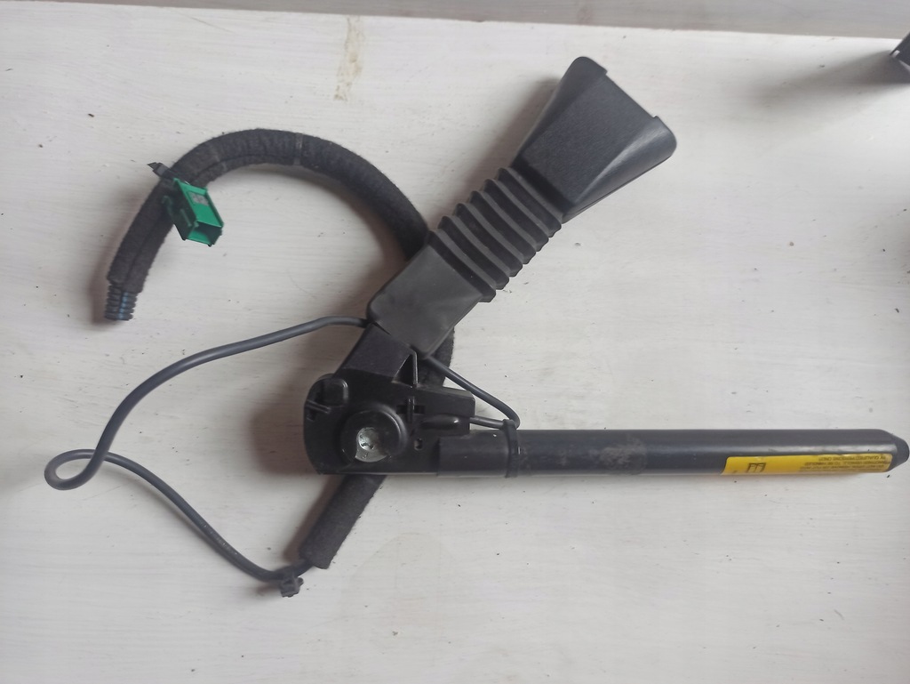 фото №1, Opel meriva a пряжка передний поперечина безопасности 13130377