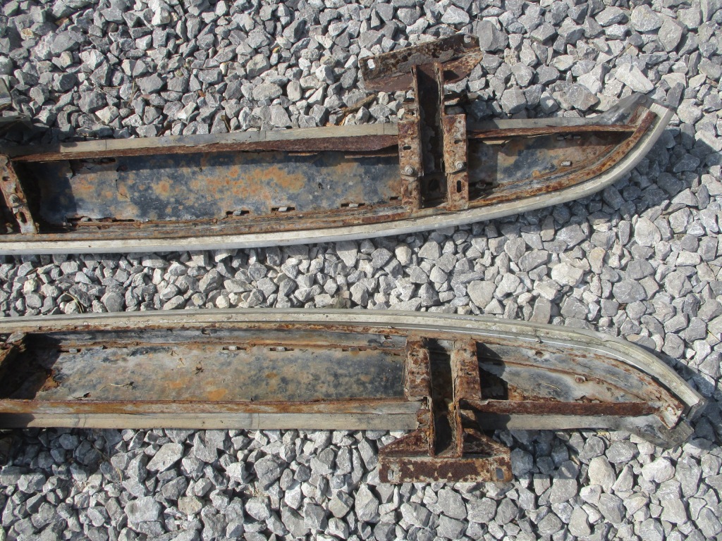 Подножка порог левая range rover sport 1 l320 Недорого