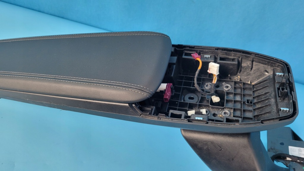 фото №7, Bmw x1 u11 23r підлокітник 5a6e0b7 8627476