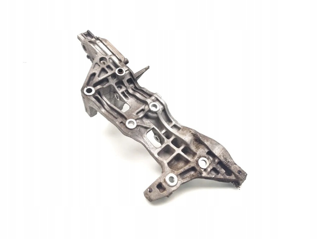 Skoda octavia кронштейн генератора 1.6 tdi дизель 81kw 110 hp 04l903143b Недорого