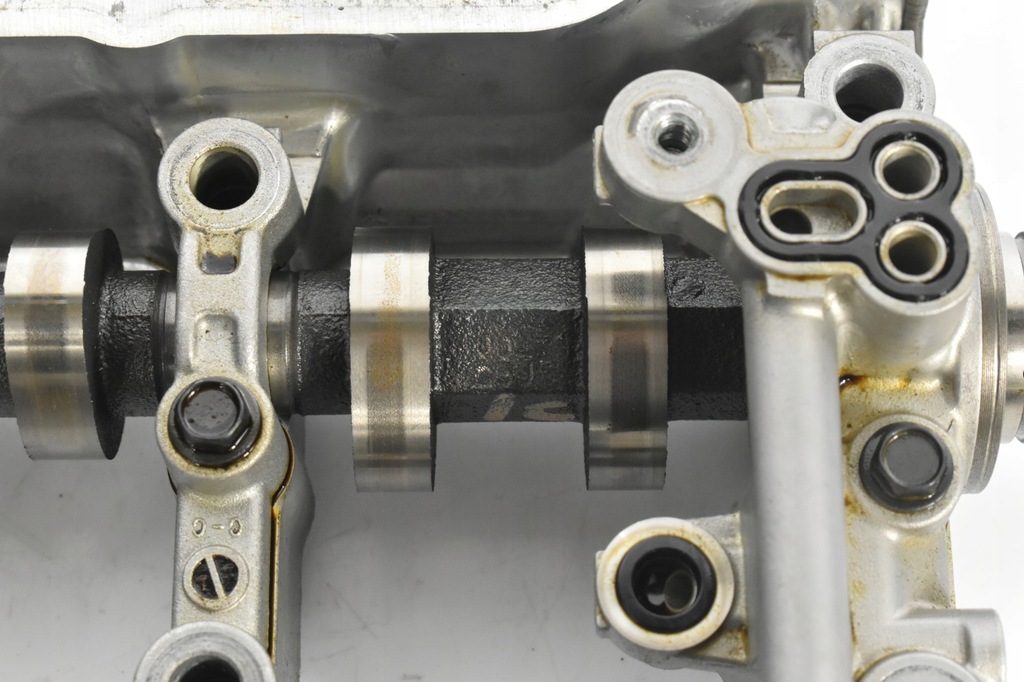 фото №9, Головка валы распределительного вала 1.8h 2zr toyota c-hr chr corolla xii e21 2023