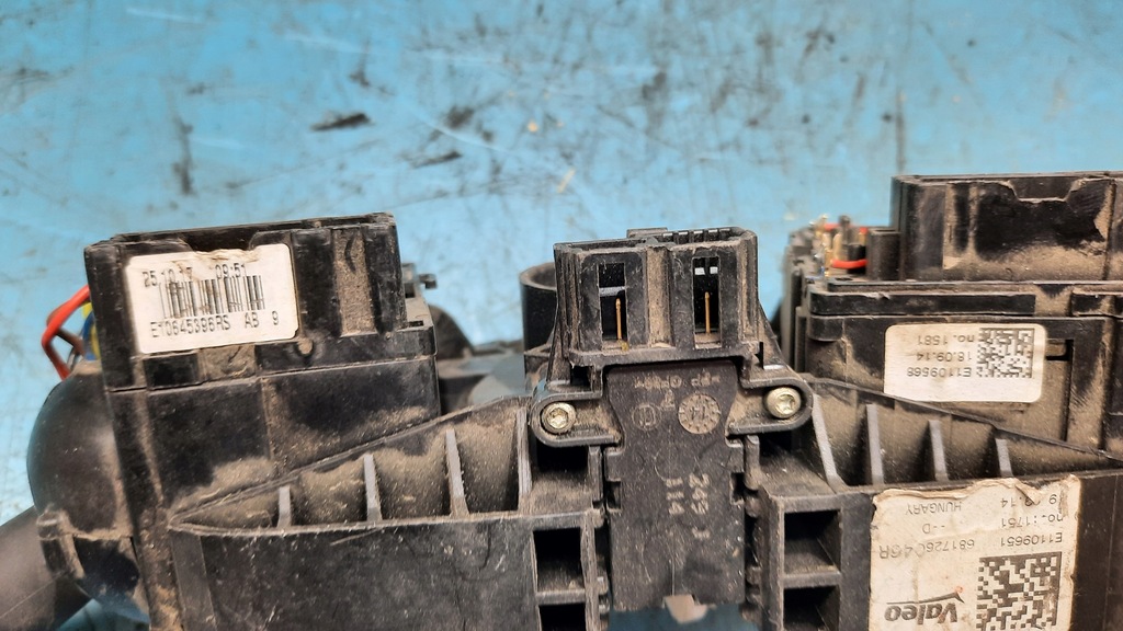 фото №6, Перемикач комбінований 681726046r dacia duster