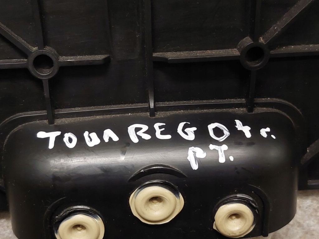 фото №14, Vw touareg i обшивка правый багажника 7l6867038