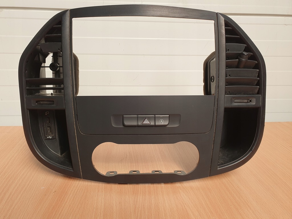 фото №1, Рамка радіо решітка обдув консолі панель mercedes vito iii w447 4479051401