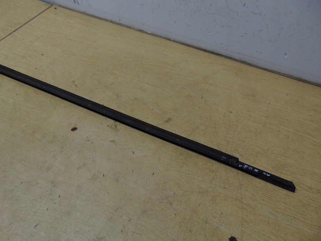 фото №12, Молдинг уплотнитель правый задняя peugeot 508 sw 1 9671944180