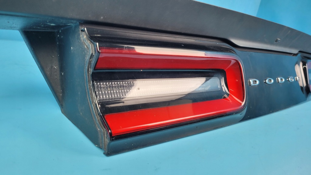 фото №8, Dodge challenger sxt 19r накладка лампа кришки задня 68404882aa