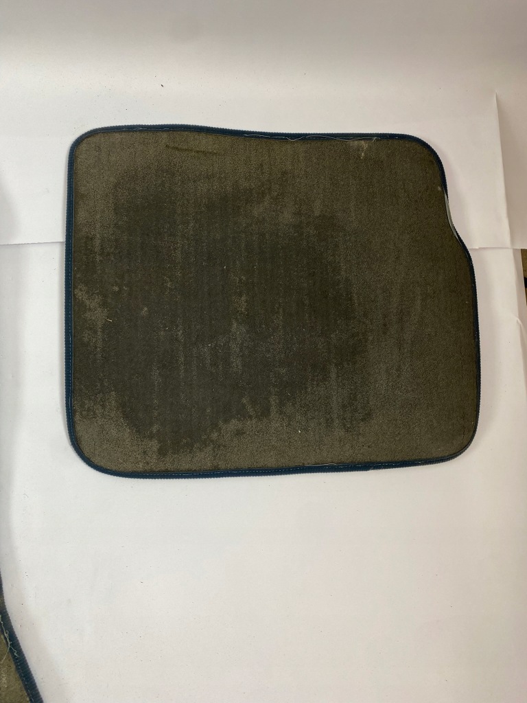 Коврики комплект  велюровые перед задний  правый левый mercedes w124 niebieskie granat Цена