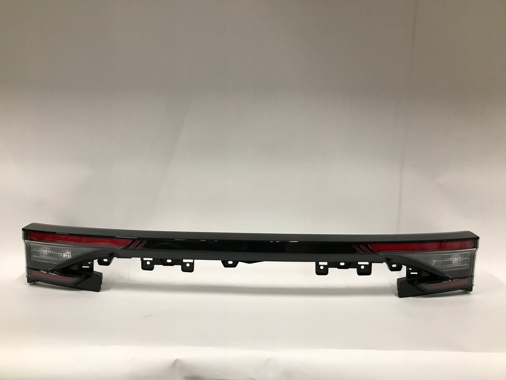 фото №1, Subaru solterra 23- лампа задняя накладка средняя led europa