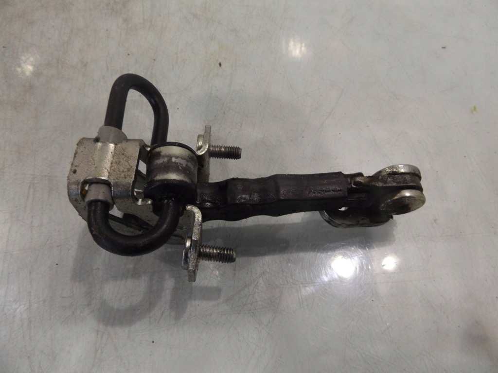 Купить Alfa 147 ограничитель дверь левый перед