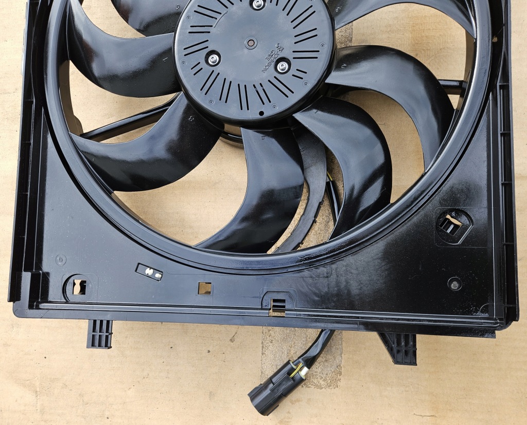 Купити Вентилятор радіатора maserati ghibli 3 3 levante 5020694 16478747 m156b