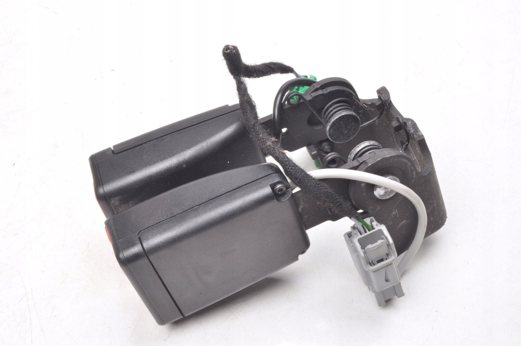 фото №1, Volvo s90 ii v90 защёлки поперечина безопасности 31369777