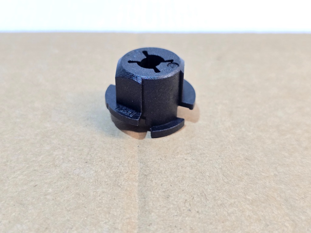 фото №2, Alfa romeo stelvio клипса крепления радара