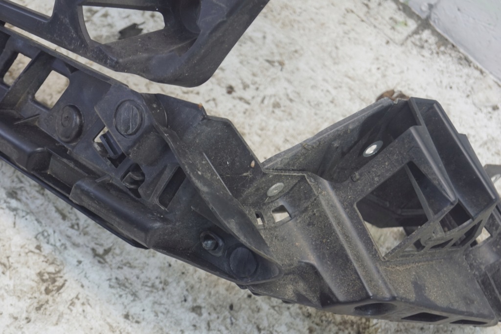 фото №13, Напрямна бампера 508 i правий задня 9686699780 kpl