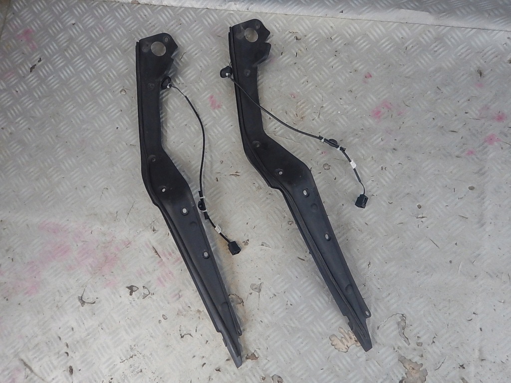 фото №1, Tesla x молдинг датчик доводчик двері правий задня