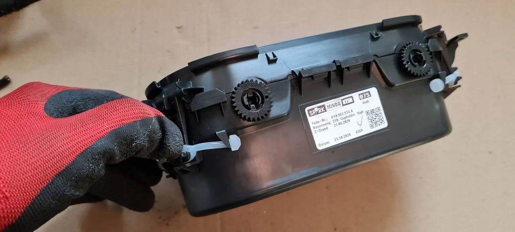 фото №9, S3 8y a3 кронштейн контейнер туннель na кружки 8y0862533a