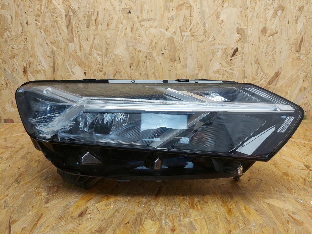 Купить Dacia sandero 3 2020- правый  передняя фара европа h7 led 260101940r