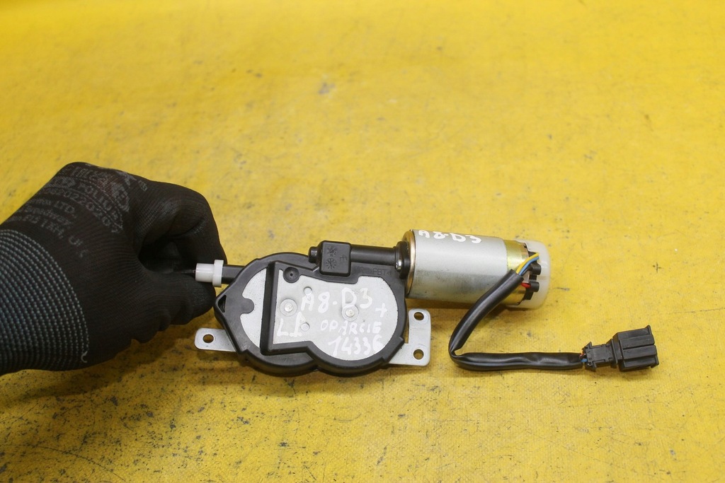 фото №7, Моторчик сиденье левый перед audi a8 d3 8515400