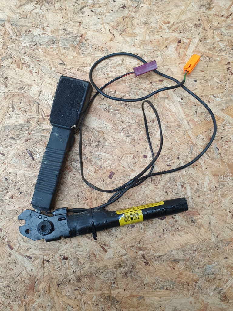 фото №7, Ford kuga mk1 натягувач поперечина лівий 8v41-a61209-ab