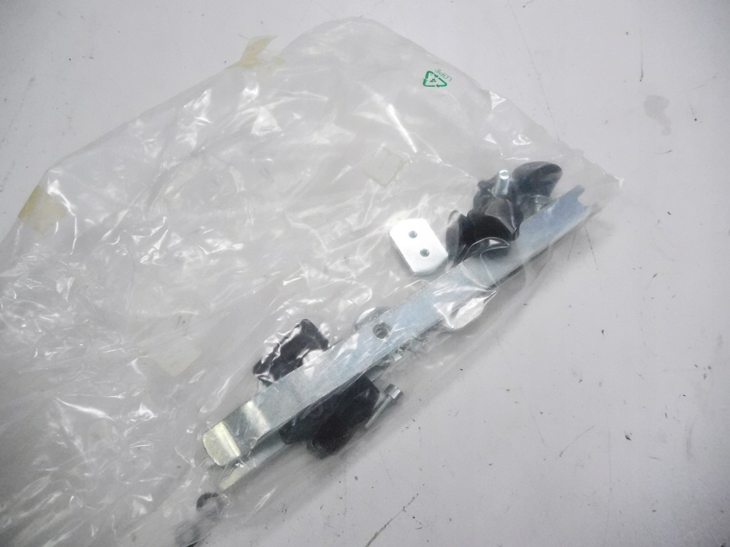 фото №10, Решётка сетка багажника audi a3 8l 8l0017221